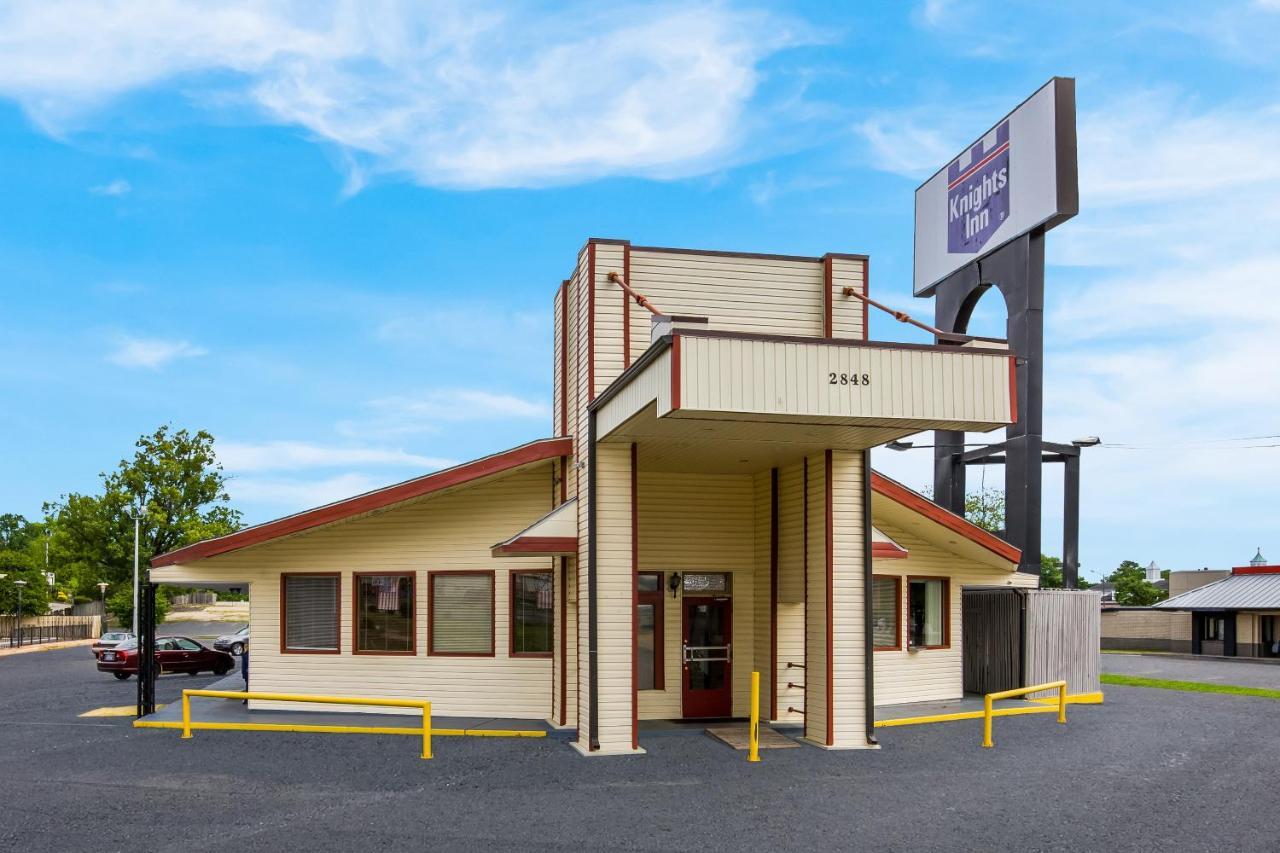 Knights Inn Fayetteville - Fort Bragg Екстер'єр фото